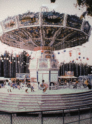 Swing Carousel